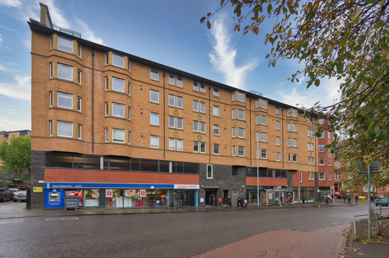 Flat Queen Margaret Drive in Glasgow
