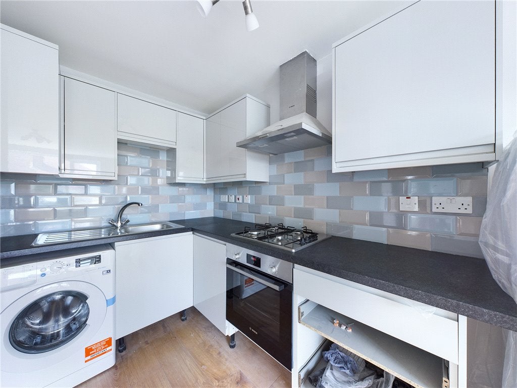 Flat Ashfield Avenue in Greater London
