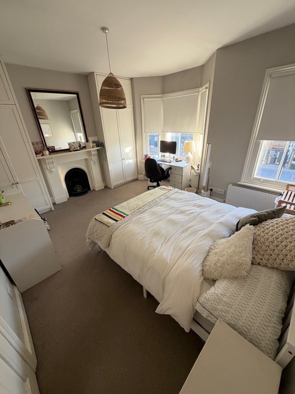 Room Lower Richmond Road in Greater London