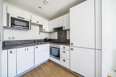 Flat Elmira Street in Greater London