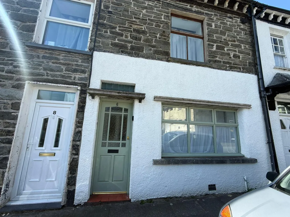 Flat Newborough Street in Blaenau Ffestiniog