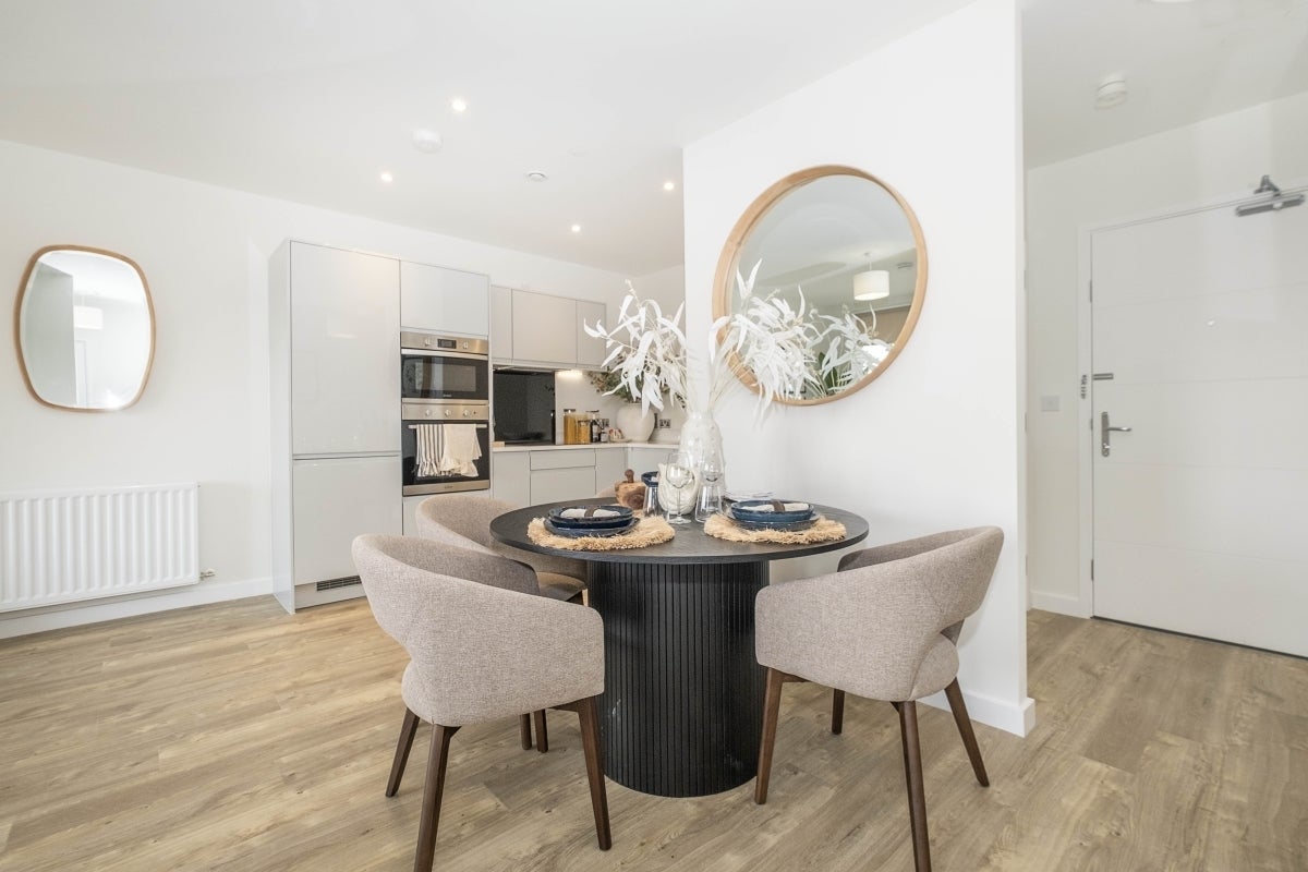 Flat Elmsleigh Road in Borough of Spelthorne