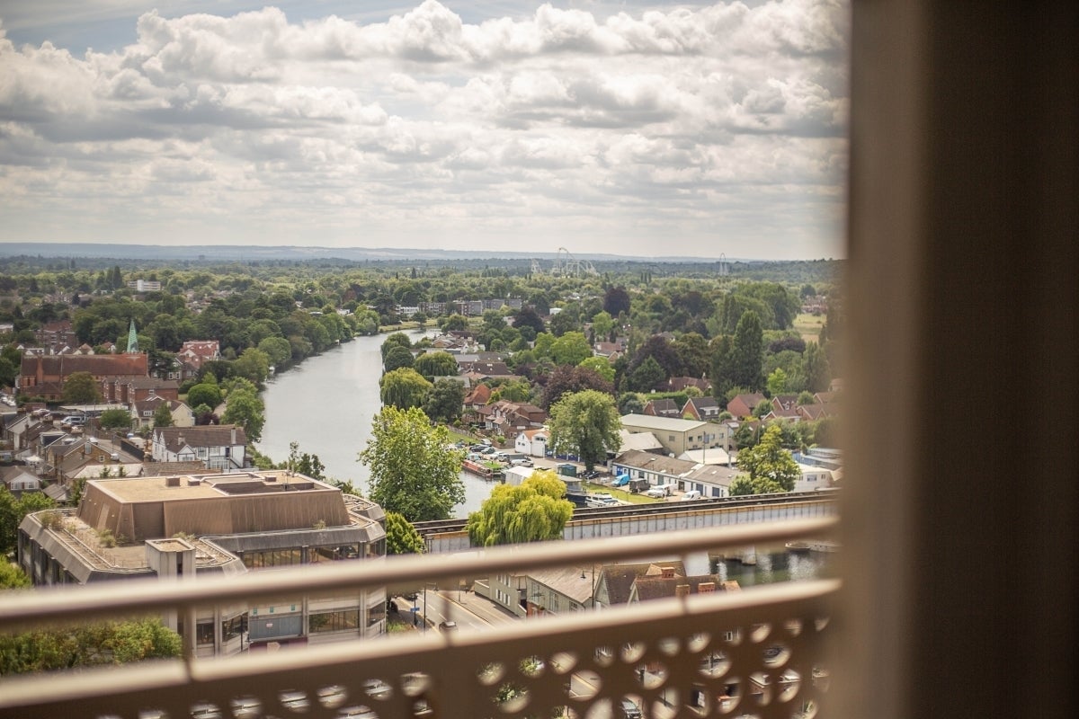 Flat Elmsleigh Road in Borough of Spelthorne