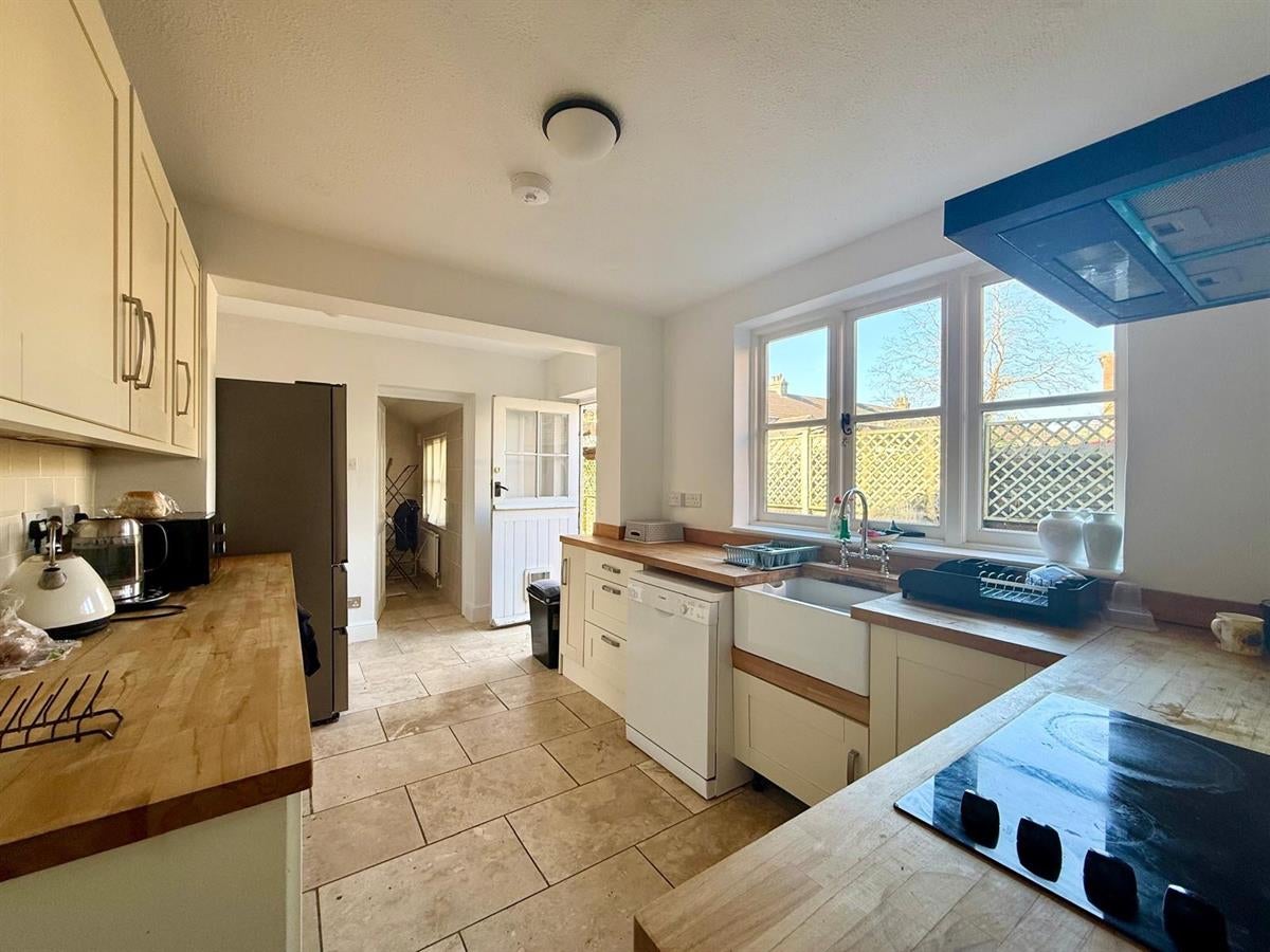 Room St Leonard's Avenue in Bedford