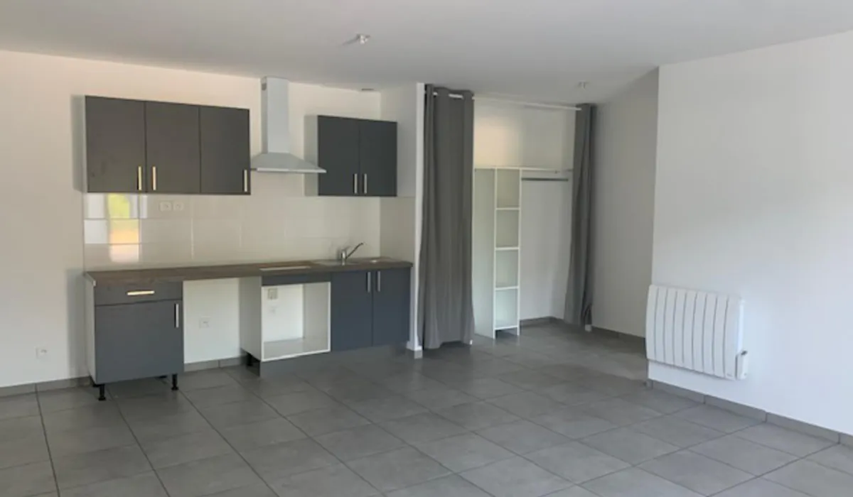 Flat Rue Emile Zola in Unieux