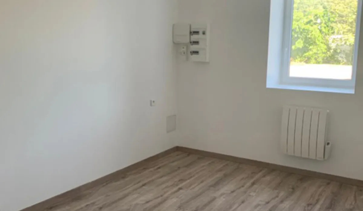 Flat Rue Emile Zola in Unieux