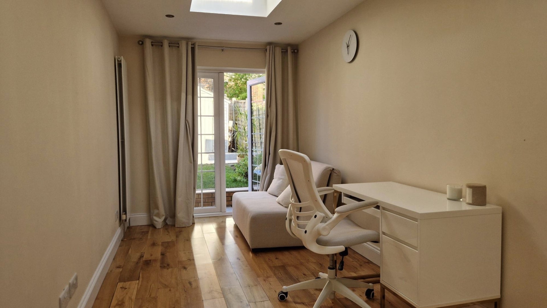 Flat Kirby Close in Greater London