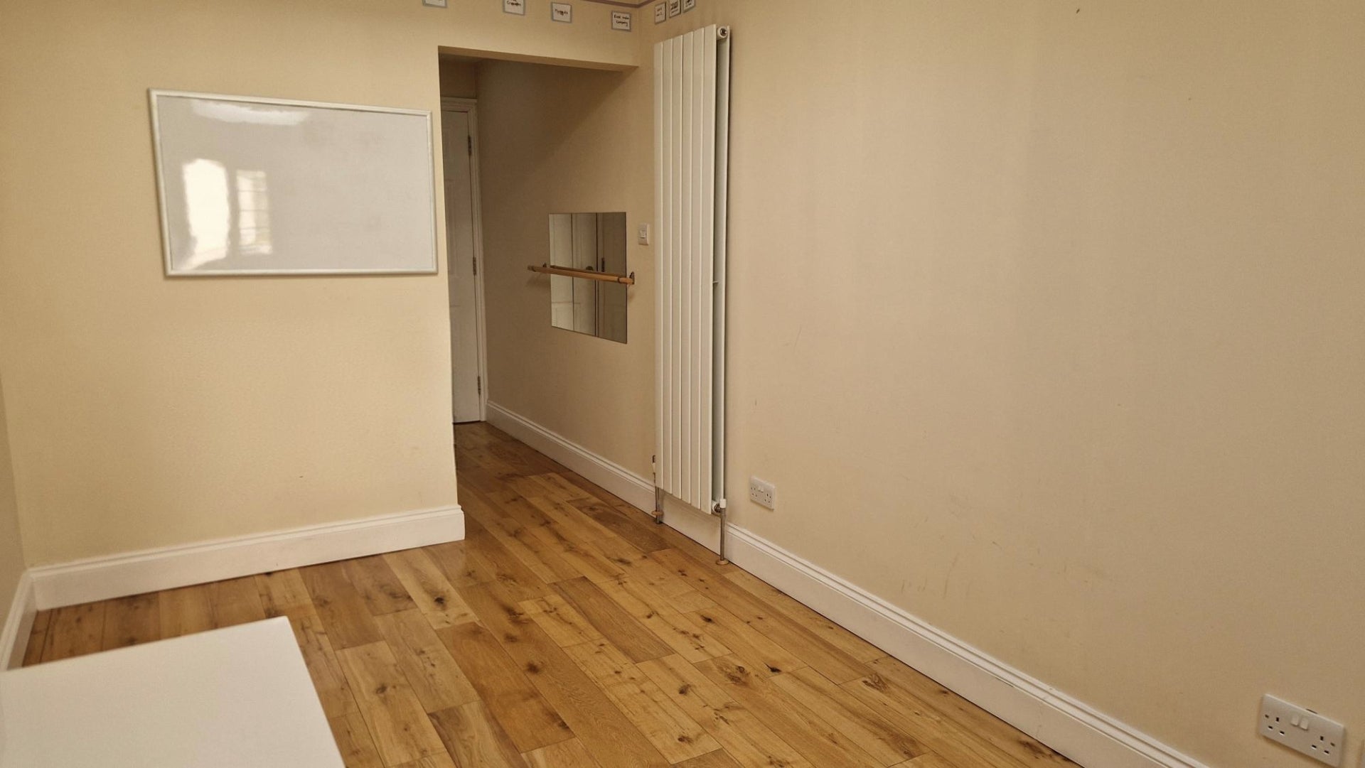 Flat Kirby Close in Greater London