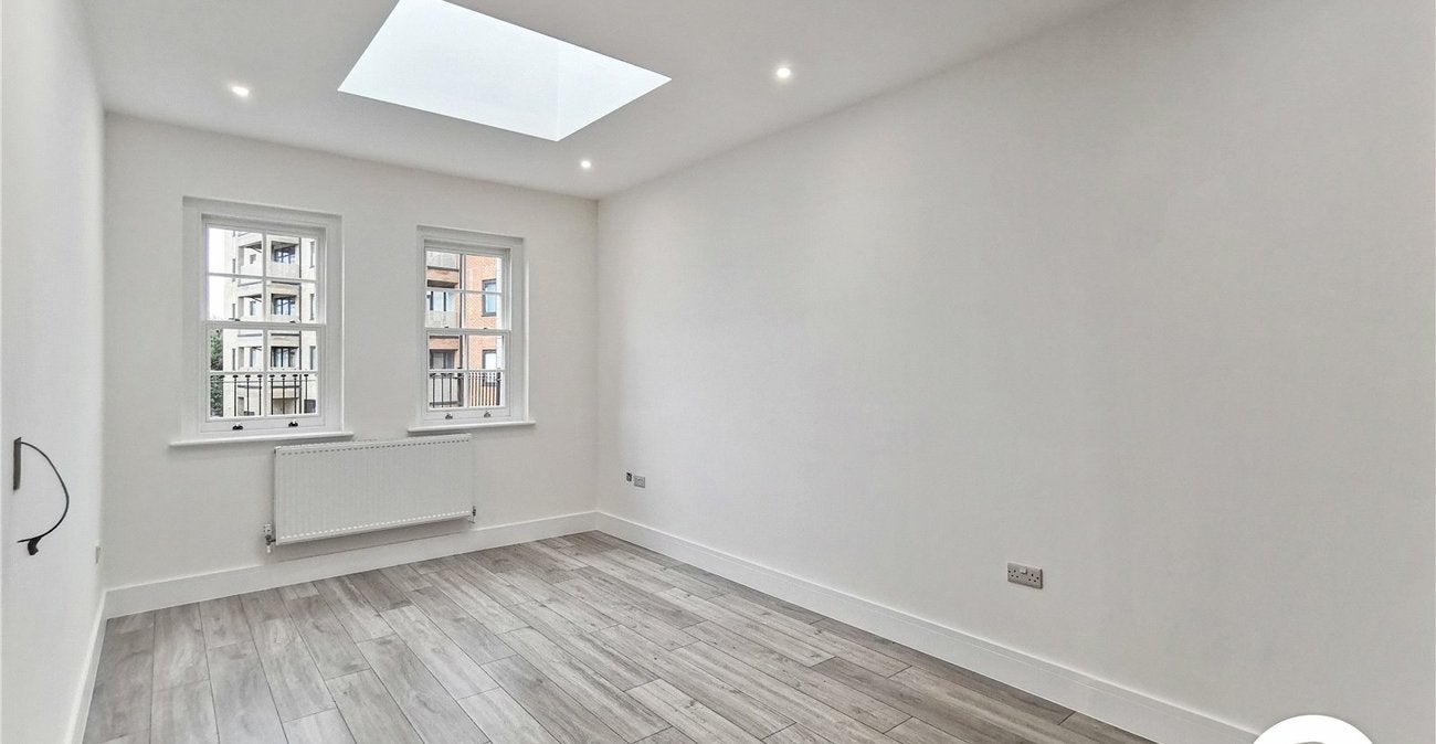 Flat Lowfield Street in Dartford