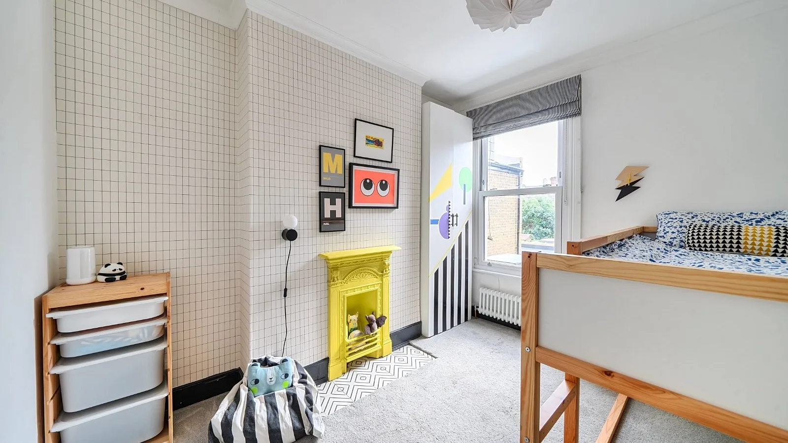 House Roseberry Gardens in Greater London