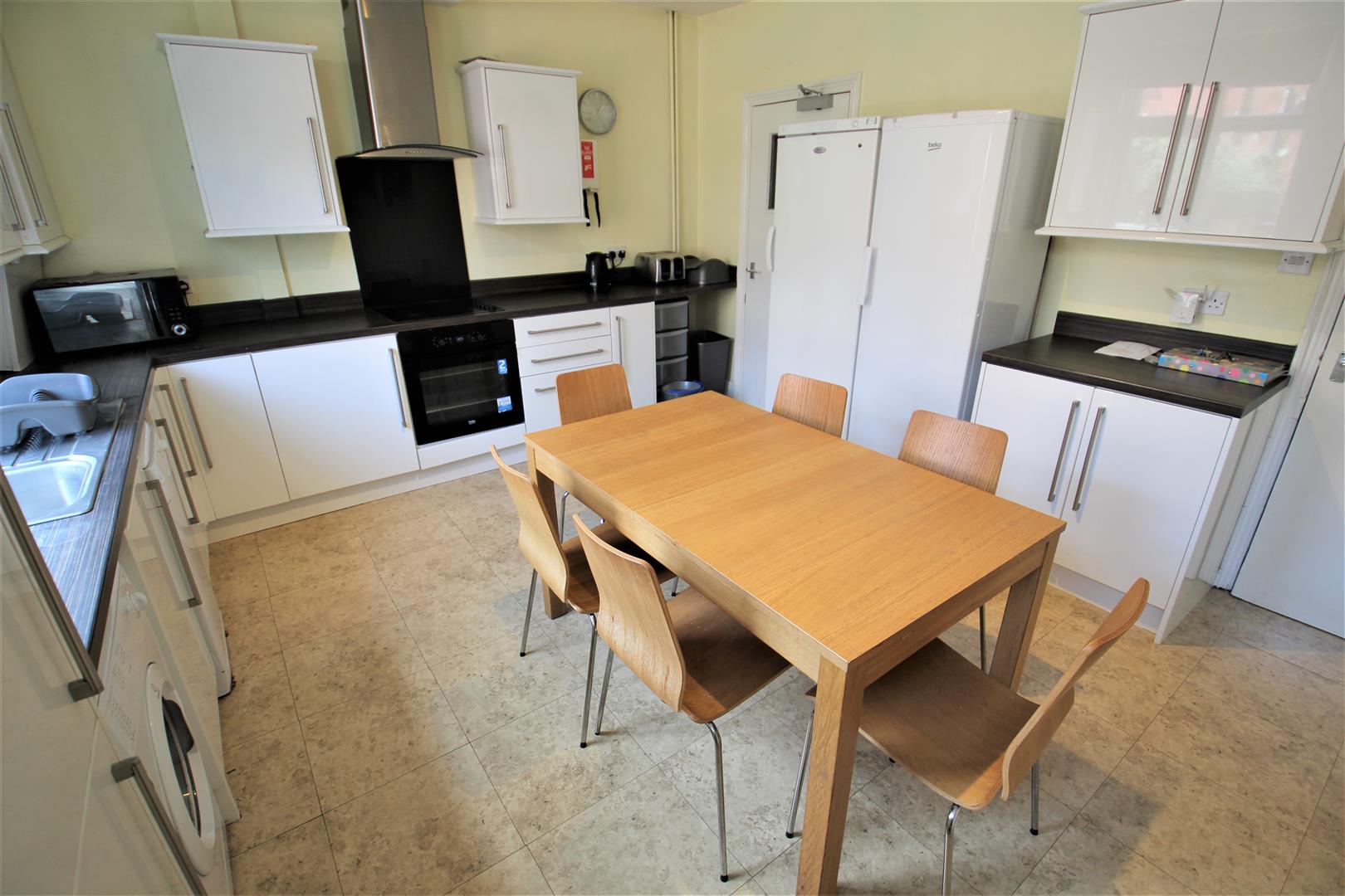 Room Back Langdale Terrace in Leeds