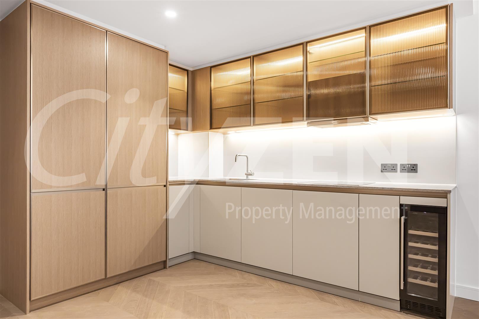 Flat St Clare Street in City of London