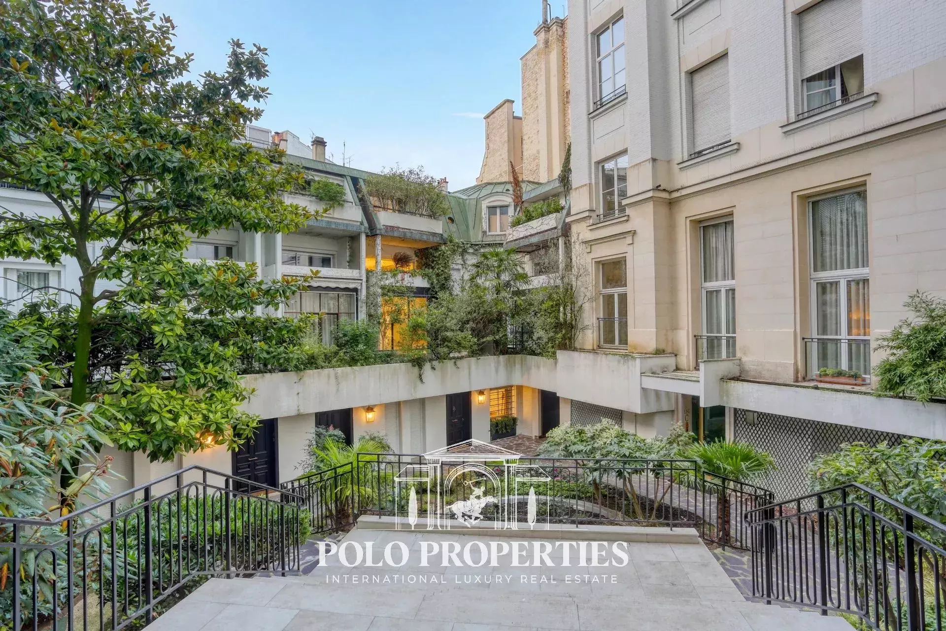 Appartement Rue de Chaillot à Paris