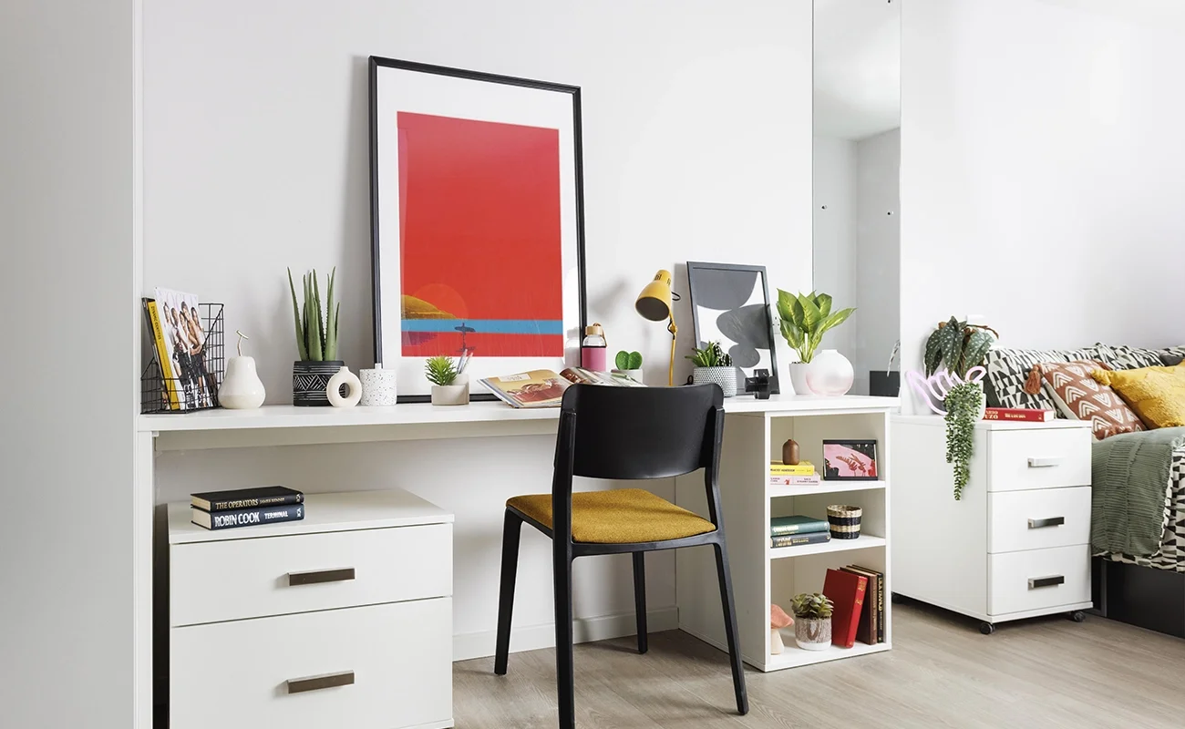 Room Kincardine Road in Manchester