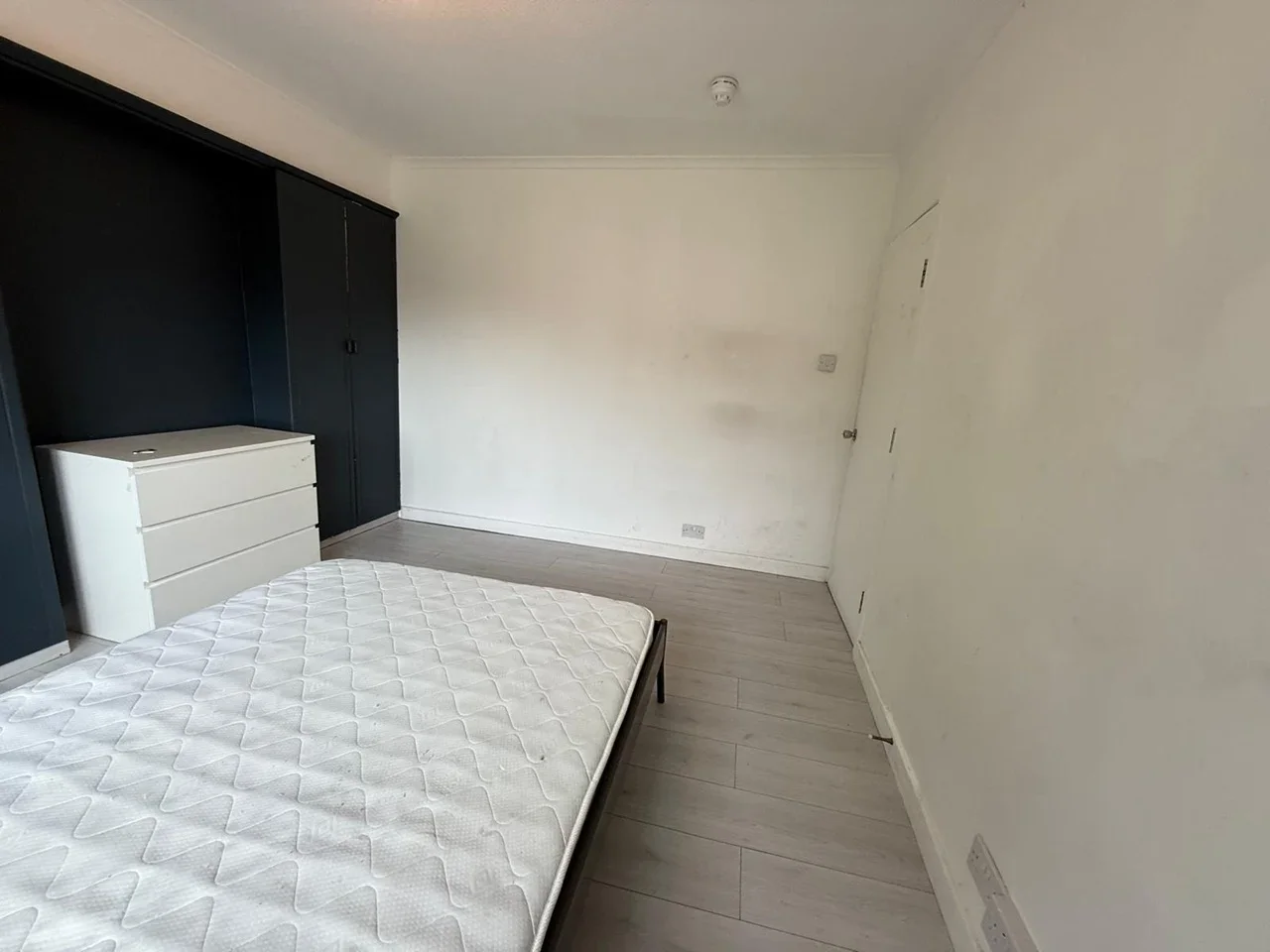 Room Cowper Avenue in Tilbury