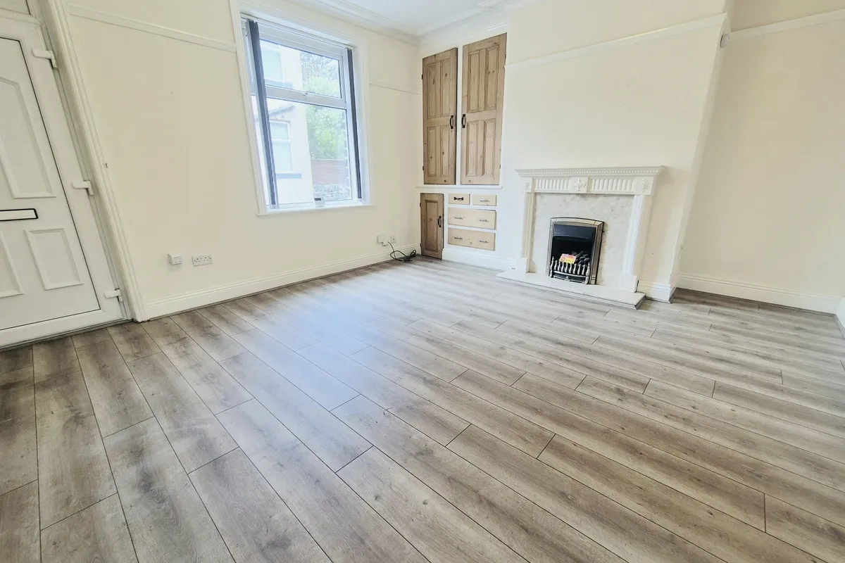 House Friendly Fold Road in Calderdale