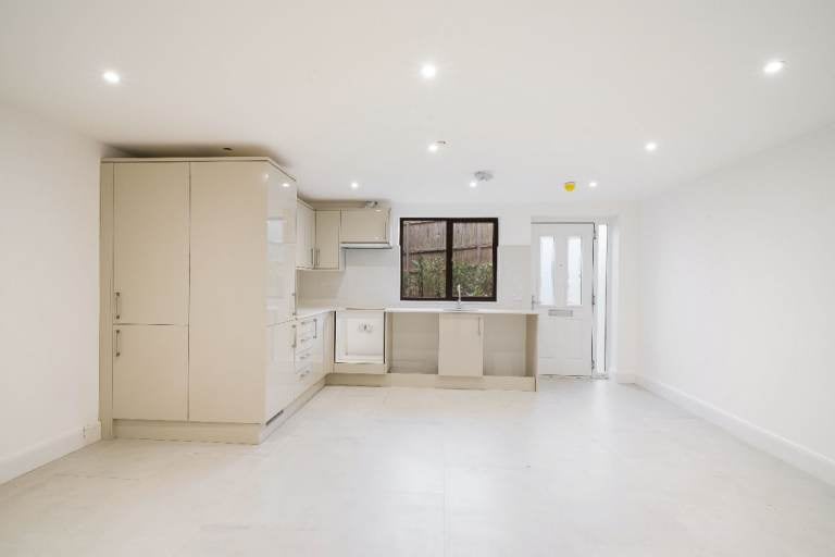 Flat Lambert Court in Hertsmere