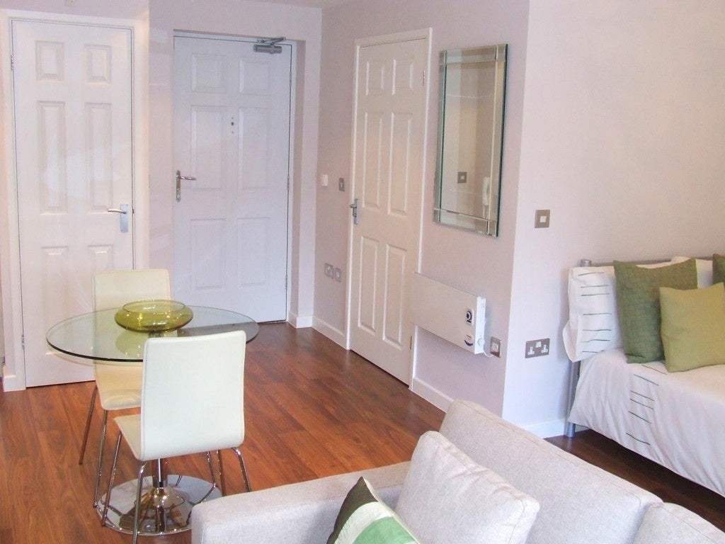Flat Staveley Road in Sheffield