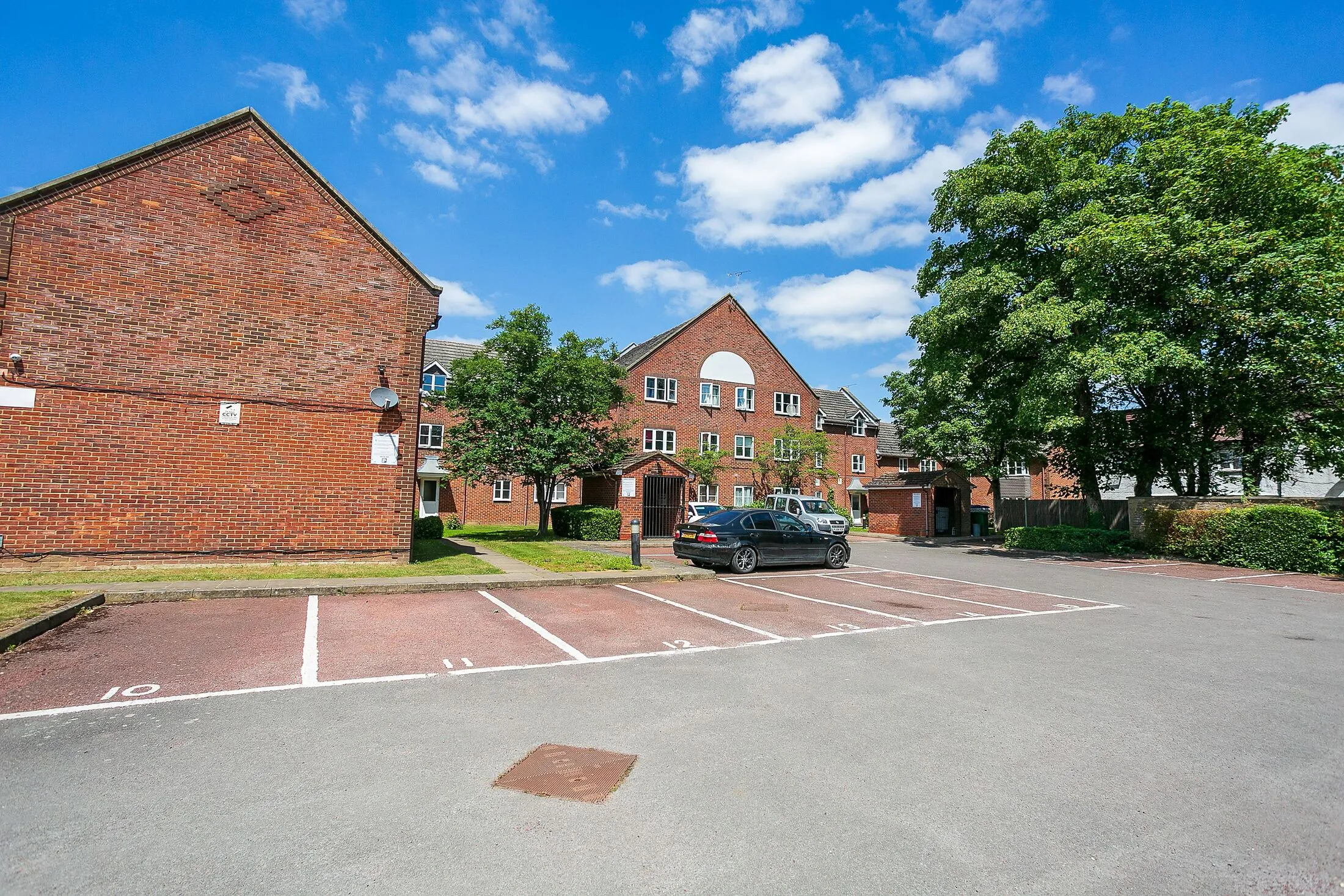 Flat Whippendell Road in Watford