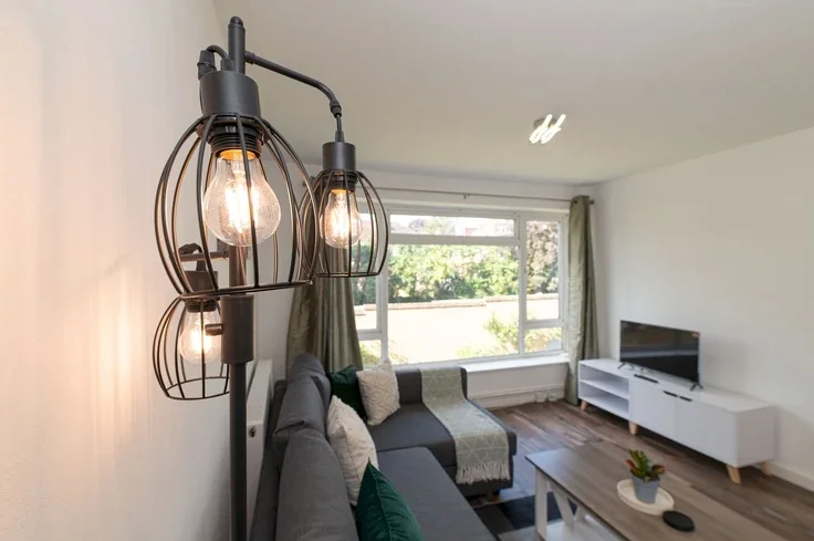 Flat Poplar Grove in Greater London