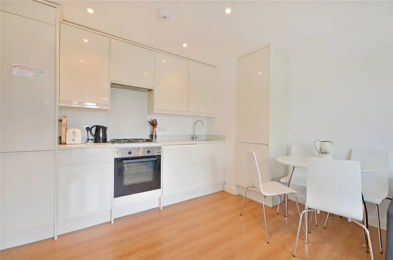 Flat Upper Street in Greater London
