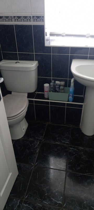 Room Ellerby Avenue in Nottingham