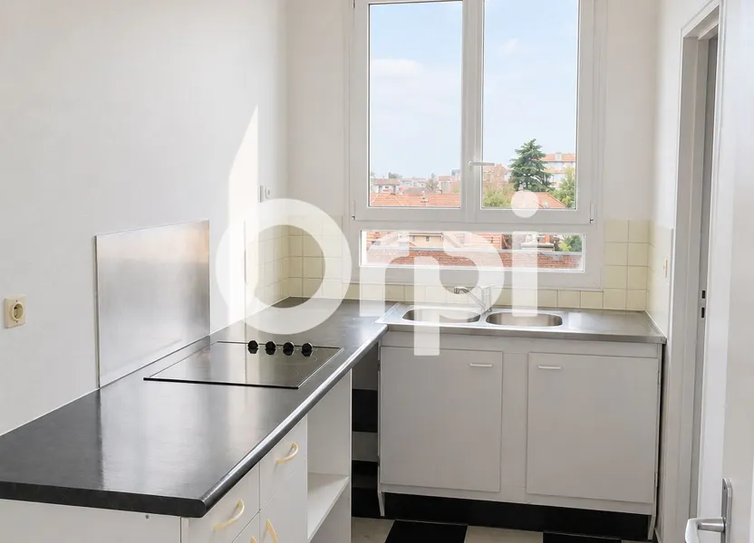 Flat Rue Paul Bert in Maisons-Alfort