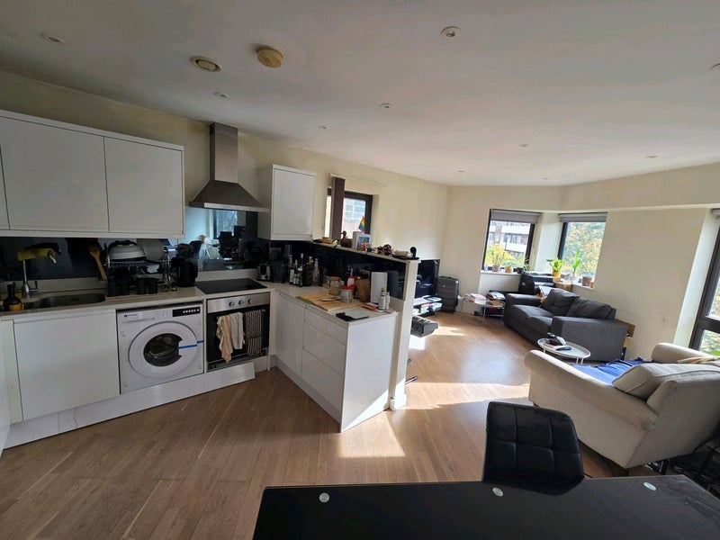 Room Holloway Road in Greater London