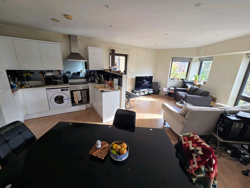 Room Holloway Road in Greater London
