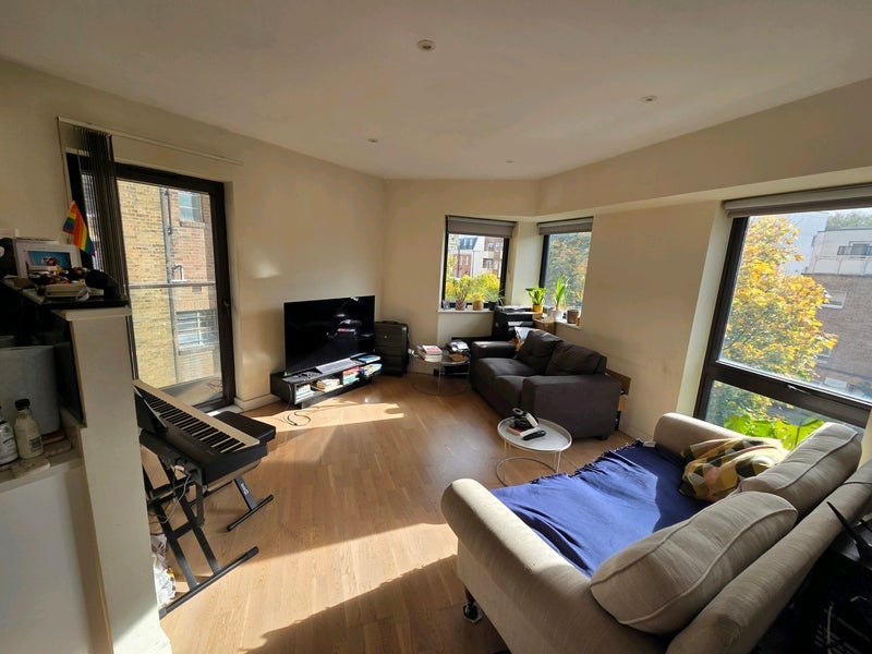 Room Holloway Road in Greater London