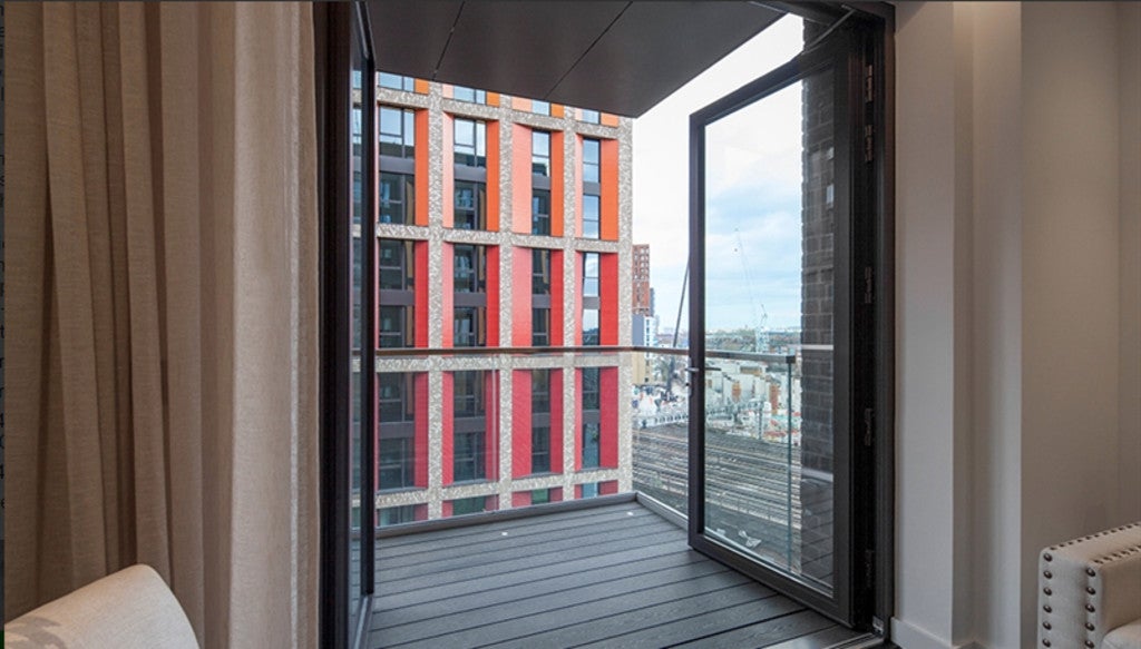 Flat Pascal Square in Greater London