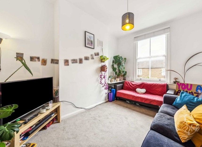 Flat Charteris Road in Greater London