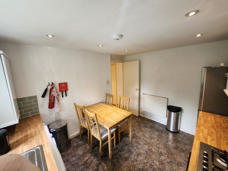Room Meadow Row in Greater London