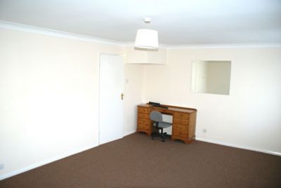 Flat Bramley Road in Greater London