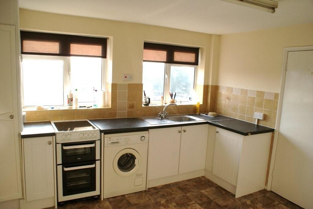 Flat Bramley Road in Greater London
