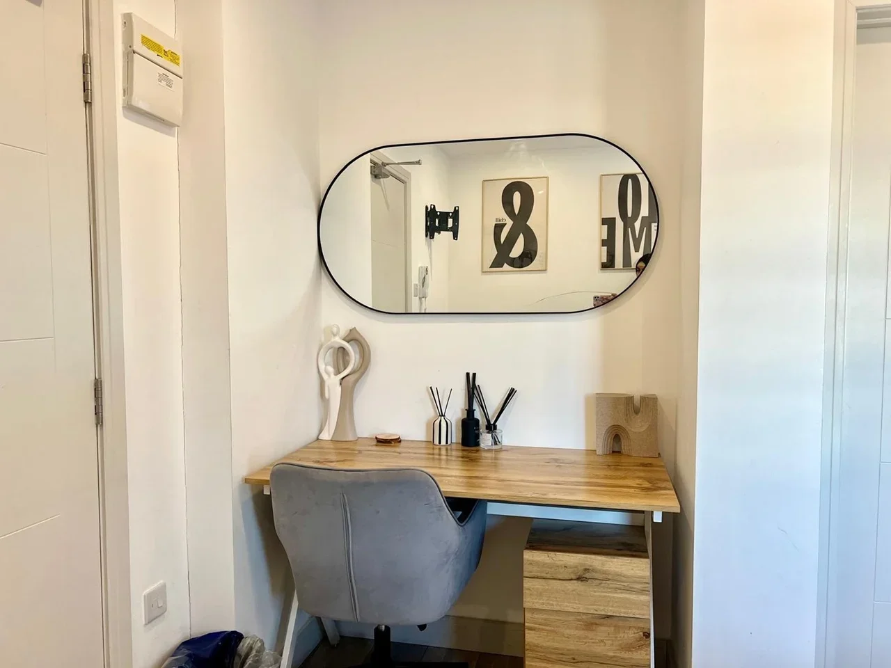 Room Benhill Avenue in Greater London