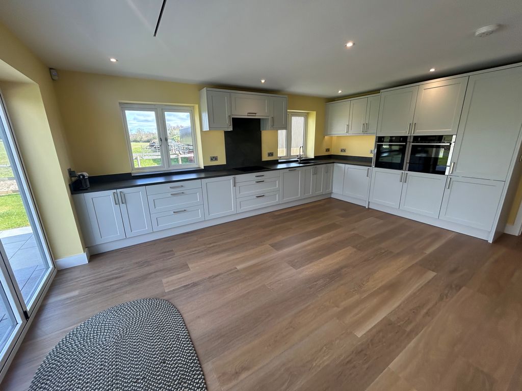 House Crown Lane in Hartlebury