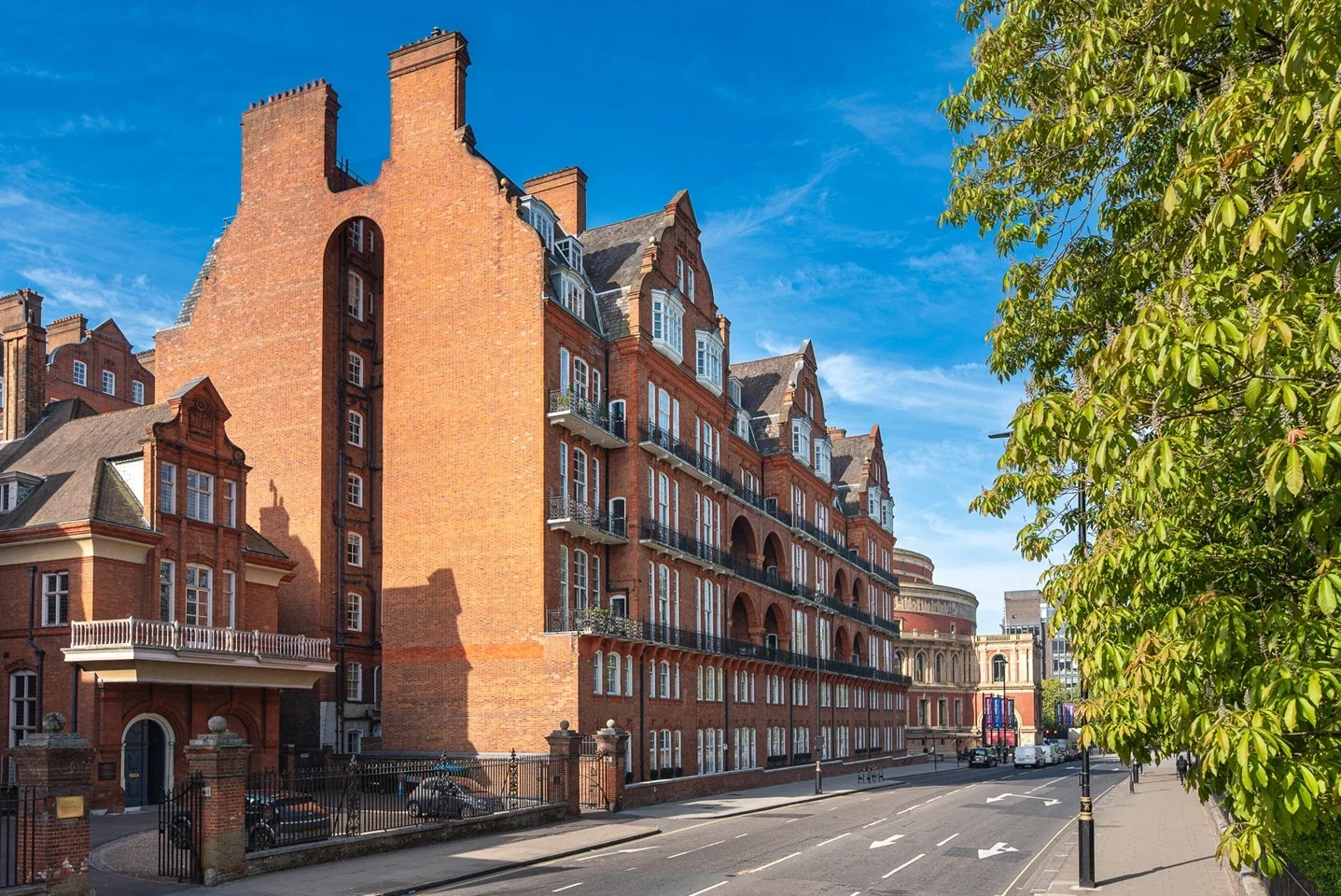 Flat Kensington Gore in City of Westminster