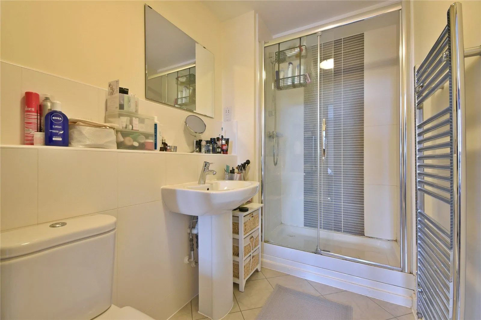 Flat Glengall Road in Greater London