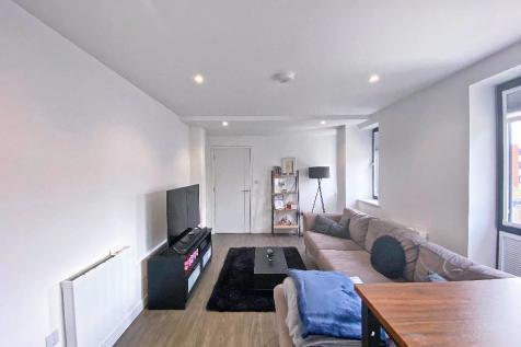 Flat Albert Street in Hart