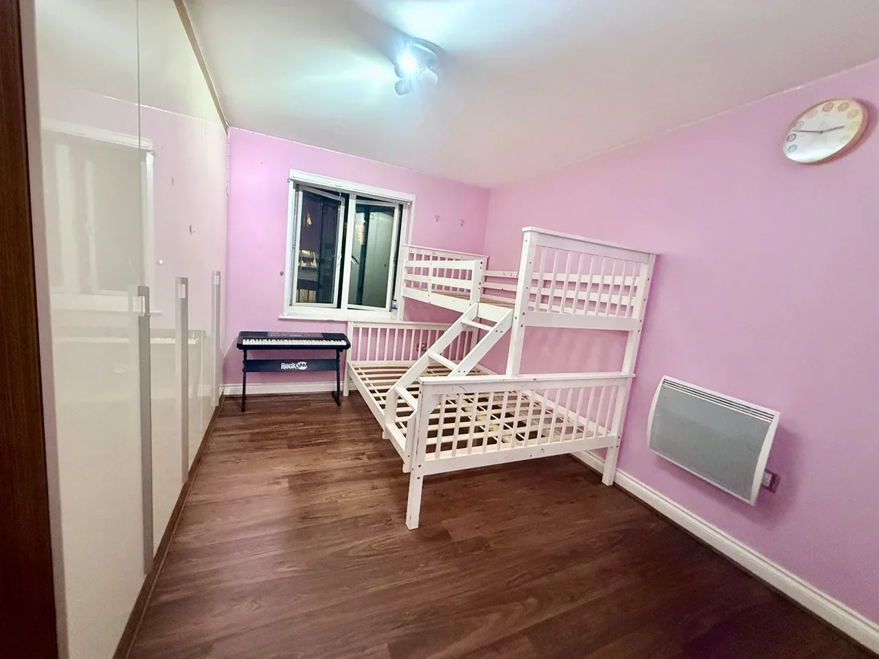 Flat Primrose Place in Greater London