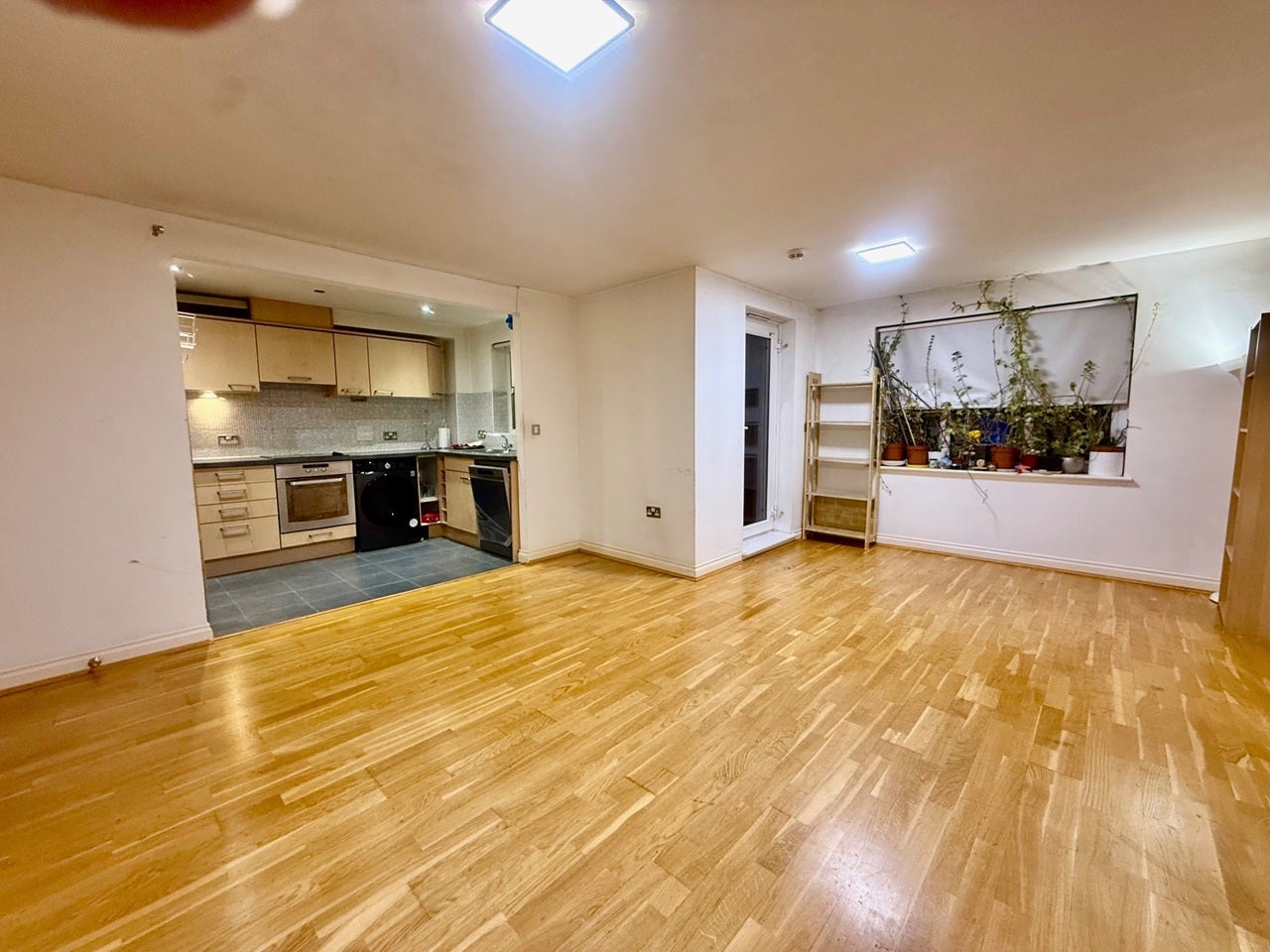 Flat Primrose Place in Greater London