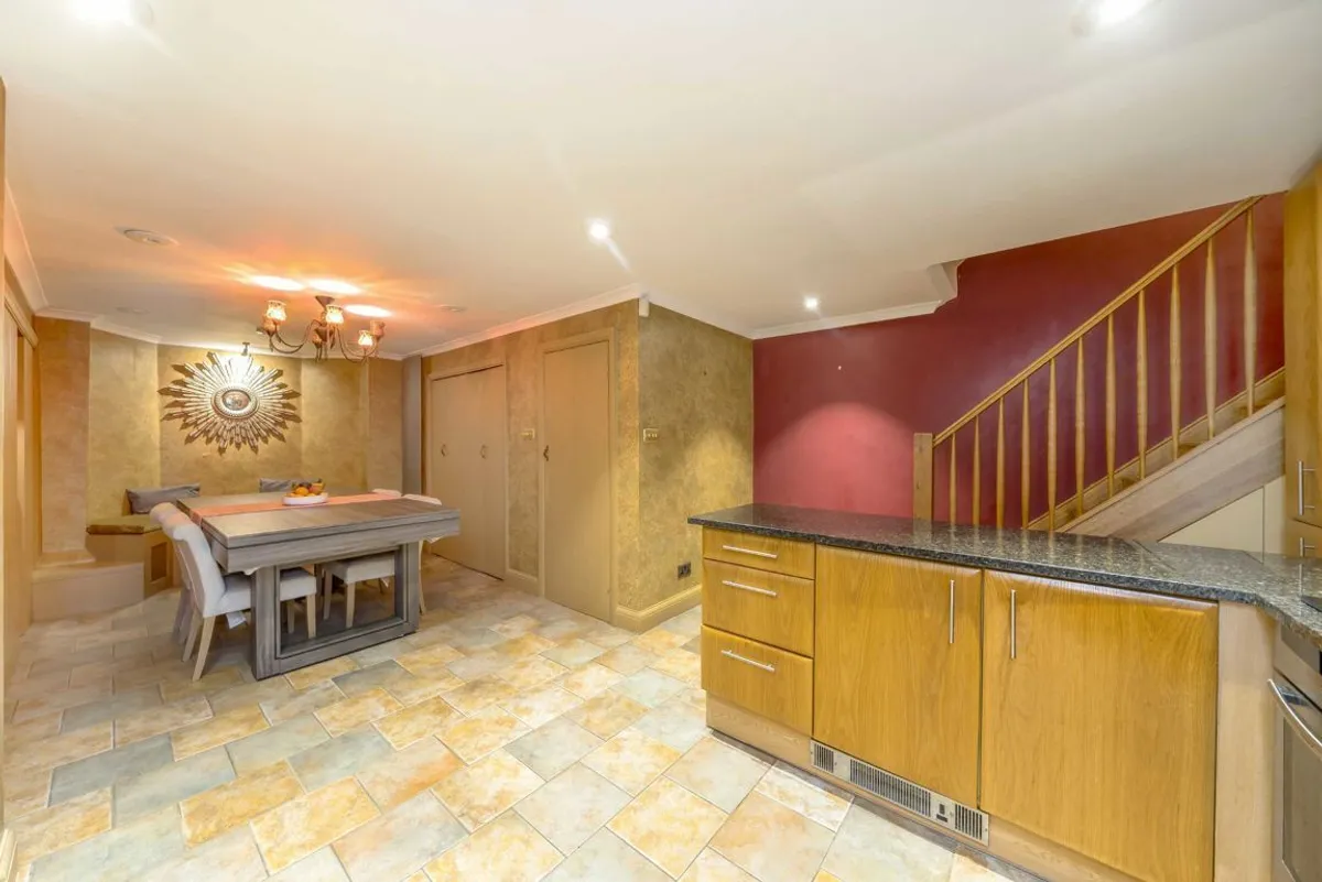 Flat Culmstock Road in Greater London