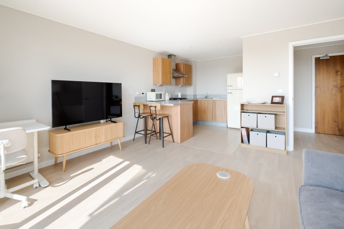 Flat Eden Grove in Greater London
