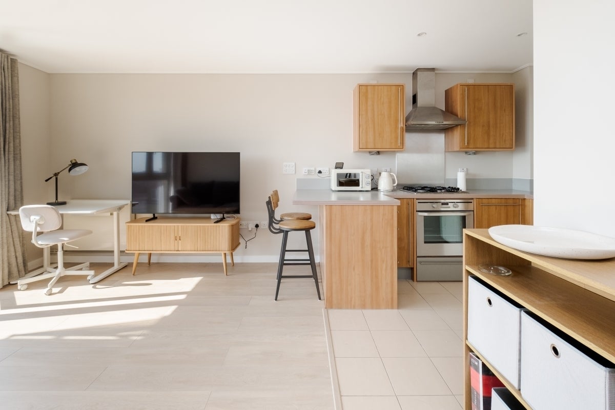Flat Eden Grove in Greater London