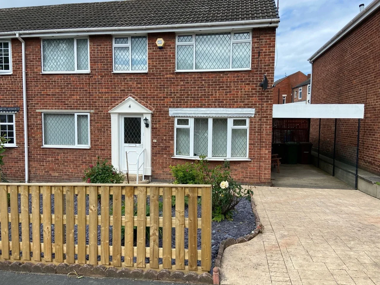 House Vicarage Close in Wakefield