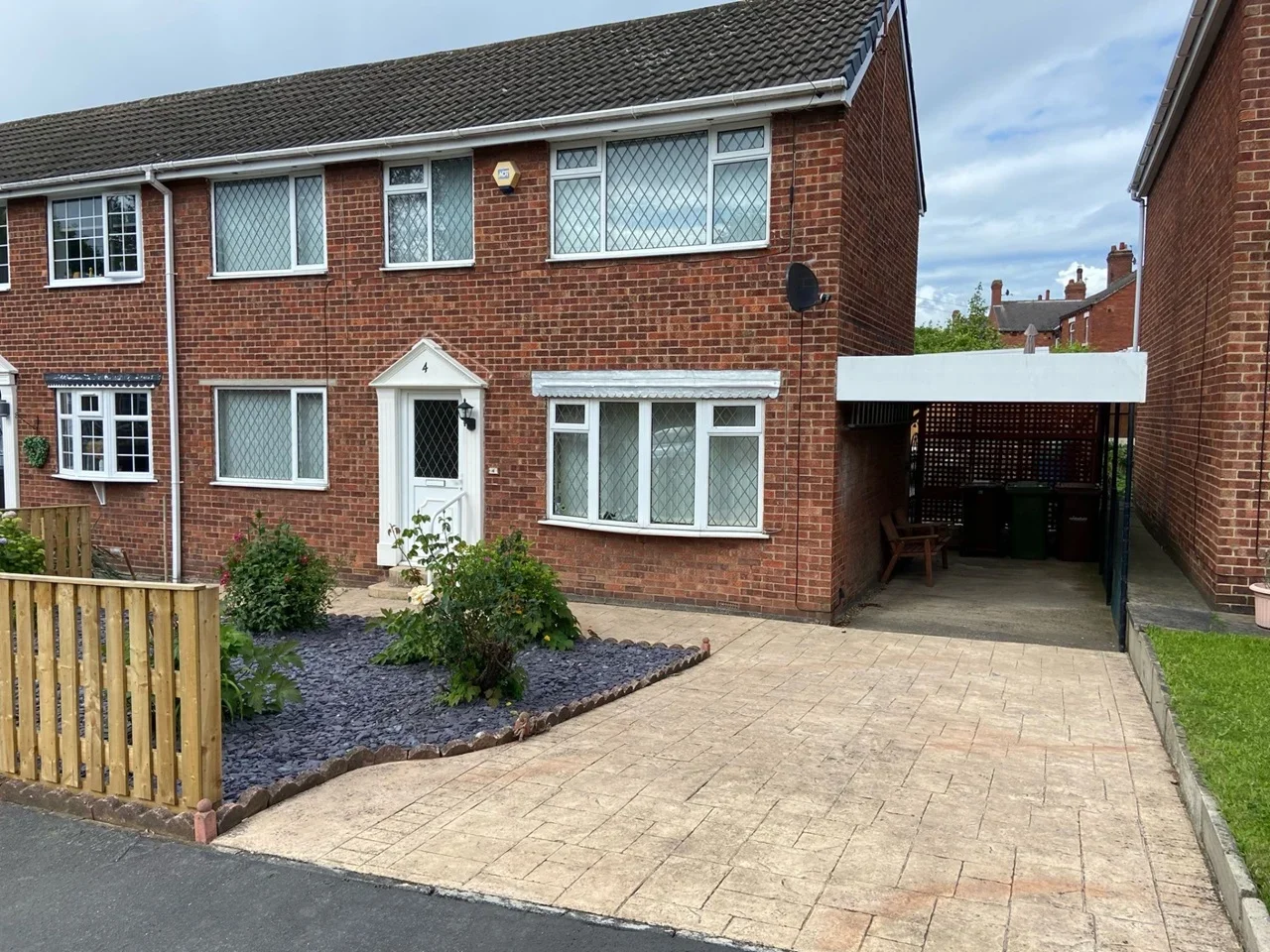 House Vicarage Close in Wakefield