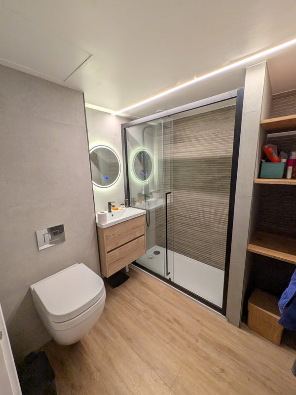 Room Akerman Road in Greater London