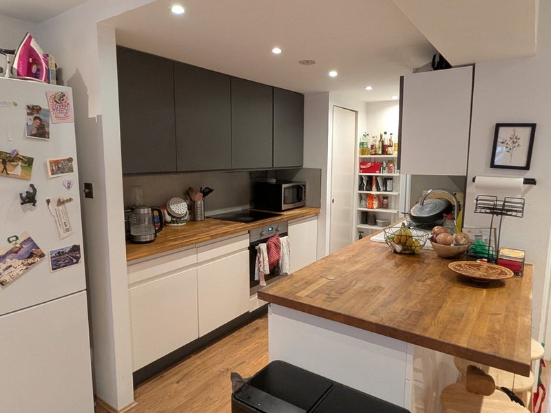 Room Akerman Road in Greater London