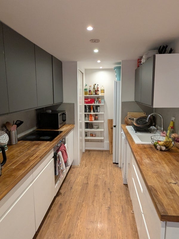 Room Akerman Road in Greater London